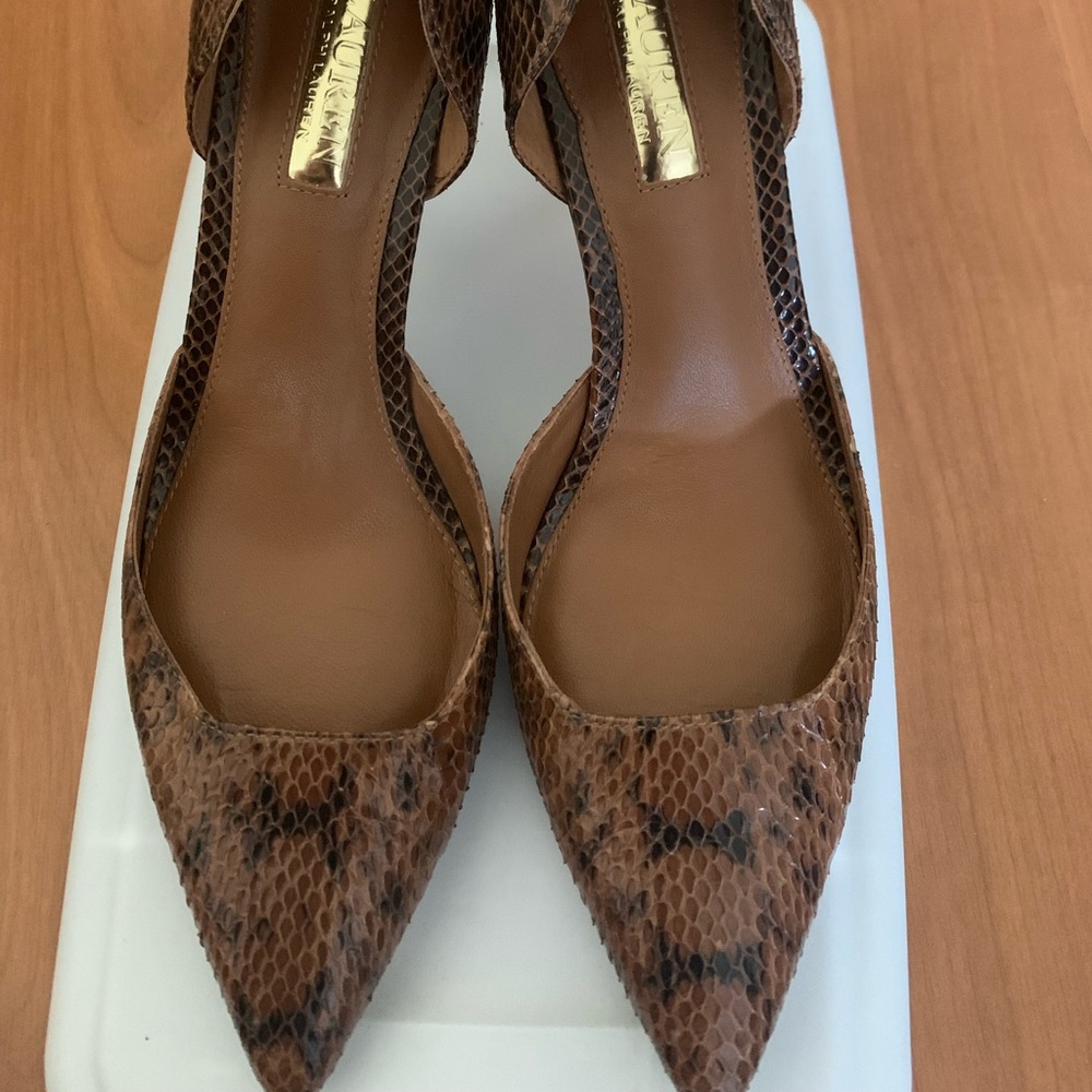 Pre-owner Ralph Lauren woman heel shoes size 8.5